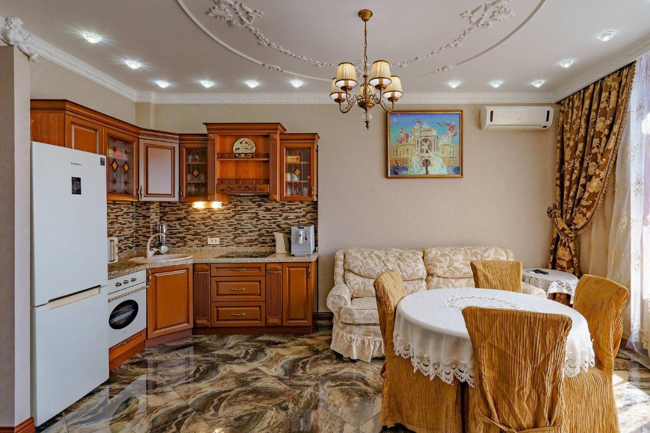 Gefest Apartments Odessa Esterno foto
